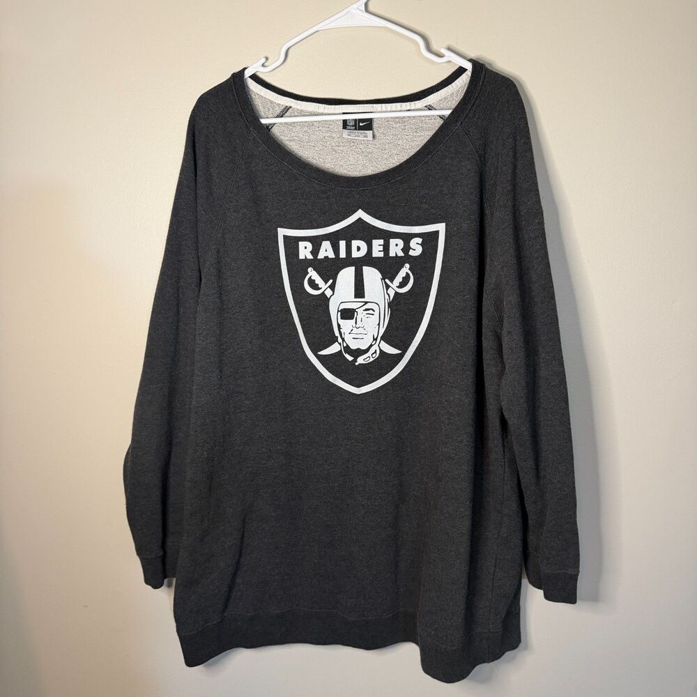 Nike Las Vegas Raiders Raglan sweatshirt size XXL vintage y2k NFL pullover women